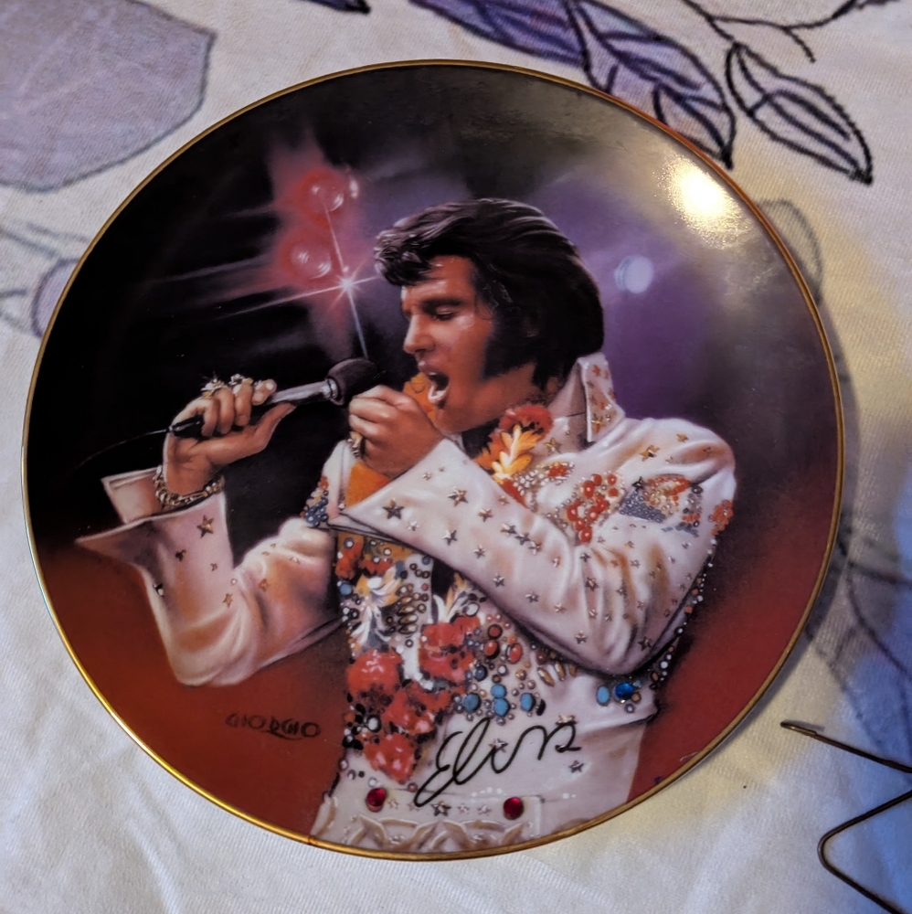 BRADEX "The King" Decorative Plate 1995